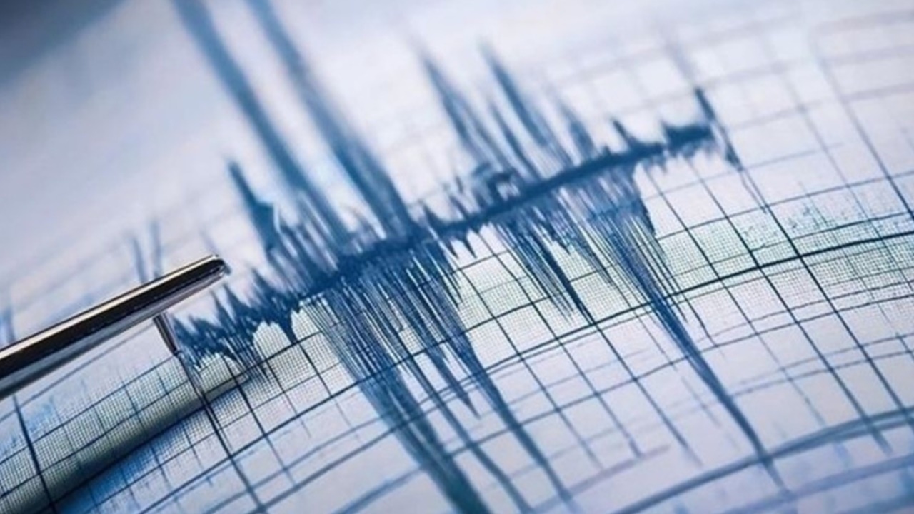 Son dakika! 7.7 büyüklüğünde deprem oldu