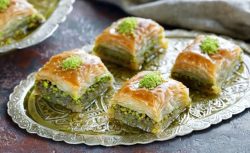 Ünlü Baklavacılarda Skandal! Fıstıklı Baklavada Gıda Boyası Çıktı