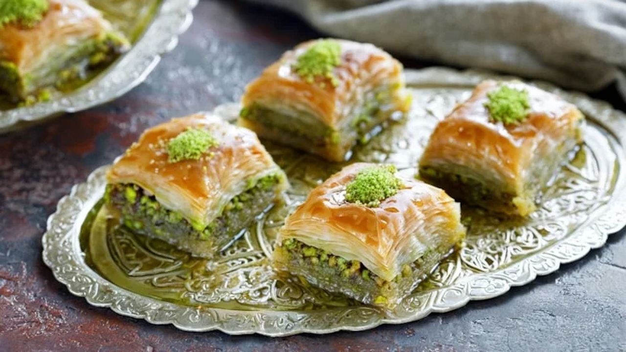 Ünlü Baklavacılarda Skandal! Fıstıklı Baklavada Gıda Boyası Çıktı