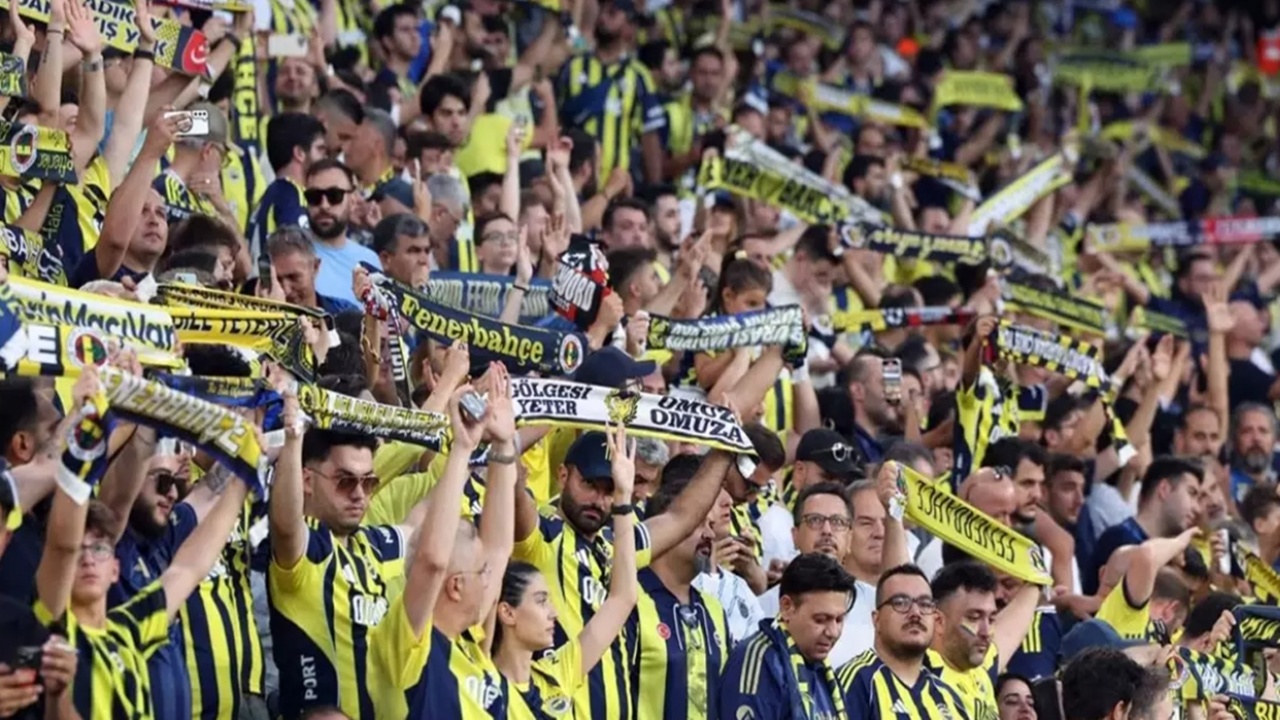 Mağlubiyet sonrası Fenerbahçe taraftarından sert mesaj: “Artık git!”